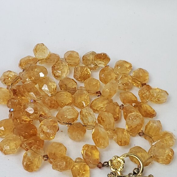 Gorgeous Pear Shaped Yellow Citrine Stone Necklace - Picture 6 of 8